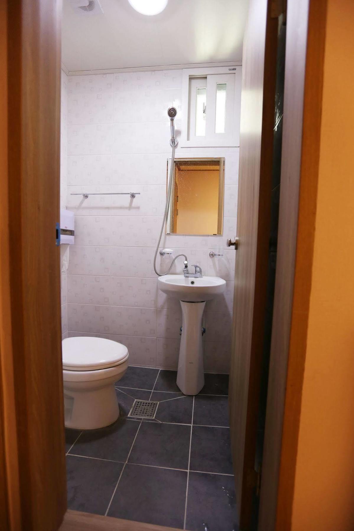 Cube Guesthouse Сеул Экстерьер фото